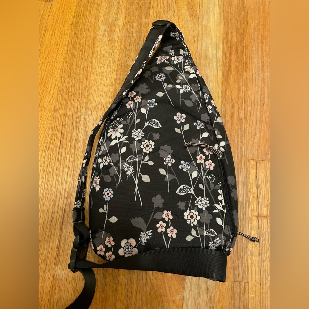 Vera Bradley sling backpack Holland Garden EUC - Picture 3 of 3